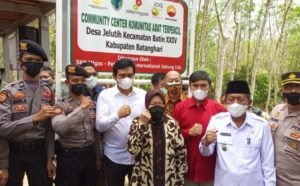 Bupati MFA Dampingi Mensos Risma Resmikan Community Center KAT