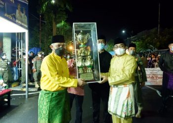 Bupati Tanjungjabung Barat Tutup Festival Arakan Sahur