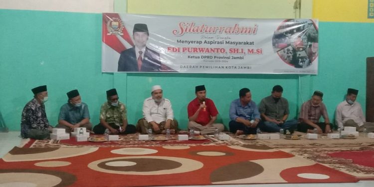 Kunjungan Silaturrahmi, Ketua DPRD Edi Purwanto Serap Aspirasi Warga Perumahan Aur Duri