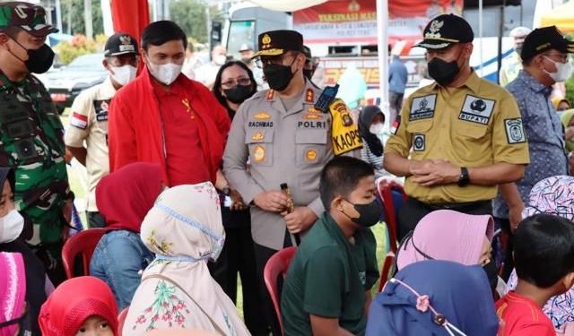 Ketua DPRD Edi Purwanto Tinjau Pasar Murah Minyak Goreng