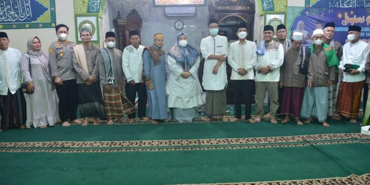 Bupati Muaro Jambi Menghadiri Safari Ramadhan di Kelurahan Pijoan