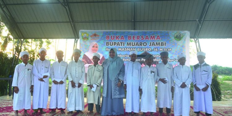 Bupati Masnah Buka Puasa Bersama Penghapal Al-Quran dan Anak Yatim di Villa Tanah Betuah Jambi
