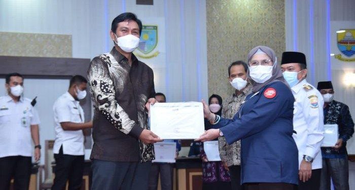 Bupati MFA Terima Penghargaan MCP dan SPI dari KPK-RI