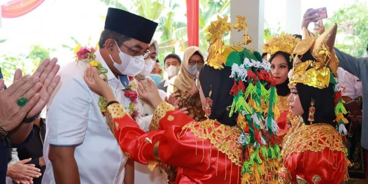 Bupati Tanjungjabung Barat Hadiri Serah Terima Program Tanggung Jawab Sosial SKK Migas
