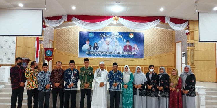 Bupati Tanjungjabung Barat Hadiri Acara Halal Bihalal PKK