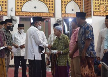 Wagub Jambi Berikan Bantuan Bagi Madrasah Miftahul Huda di Sengeti