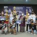Bupati Muarojambi Berikan Tropi Juara Tournament E-Sport Mobile Legend Bupati Cup Millenial 2022
