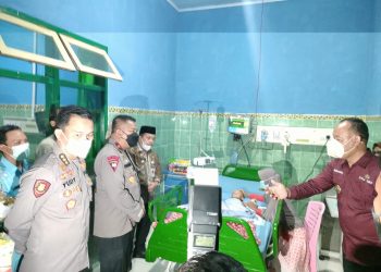 Balita Korban Pembacokan Ibu Kandung Dijenguk Langsung  Gubernur dan Wakapolda Jambi