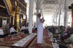 Gubernur Al Haris Bersama Ustadz Das’ad Latif Hadiri Acara Halal Bihalal BKMT Provinsi Jambi