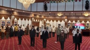 Gubernur Al Haris Resmi Lantik 5 Komisioner KIP Jambi Periode 2022-2026