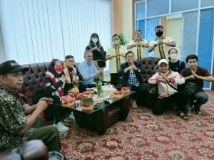 Dua Atlet Peraih Medali di SEA Games Vietnam Terima Tali Asih dari Ketua KONI Jambi