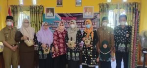 Ketua Dekranasda Kabupaten Tanjungjabung Barat Buka Pelatihan Anyaman Pandan/Purun