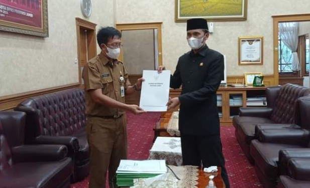 Ketua DPRD Terima Berkas Calon Komisi Informasi Provinsi Lolos Seleksi