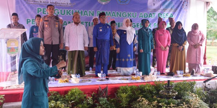 Bupati Muarojambi Menghadiri Pengukuhan Pemangku Adat dan Pelantikan Ketua pengerak PKK kecamatan Sebo