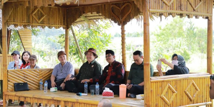 Bupati Anwar Sadat Hadiri Undangan Ditjen PSKL