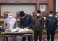 Ketua DPRD Kabupaten Muarojambi Pimpin Rapat Sahkan APBD 2022 Rp 1,377 T