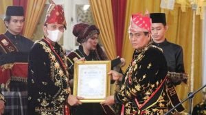 Ketua DPRD Edi Purwanto Diberi Gelar Adat Datuk Paduko Andiko Putro Jayo Siasah Alam