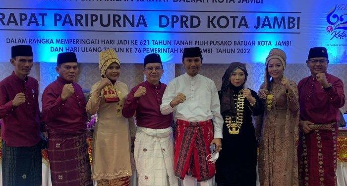 Ketua DPRD Provinsi Jambi Hadiri Paripurna HUT Kota Jambi
