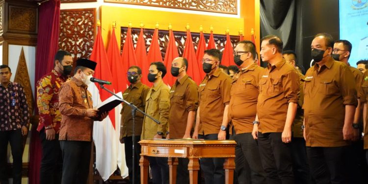 Gubernur Al Haris Kukuhkan 54 Anggota Paskibraka Provinsi Jambi