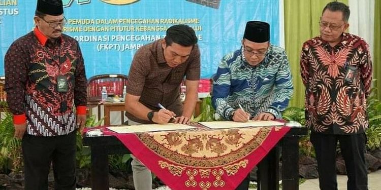 Bupati MFA Tanda Tangani MoU Dengan IAI Nusantara Batanghari