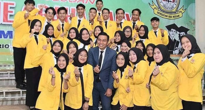 Bupati Fadhil Arief Hadiri Wisuda STIE Graha Karya Muara
