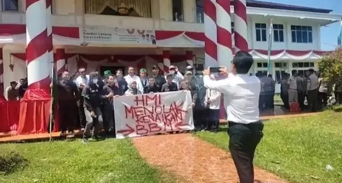 Dewan DPRD Tanjungjabung Timur Mengapresiasi Aksi Unjuk Rasa HMI Tanjungjabung Timur Protes Kenaikan Harga BBM