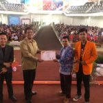 Kemas Alfarabi dan Youtuber Fiki Naki menjadi Pemateri Seminar Physics Star.