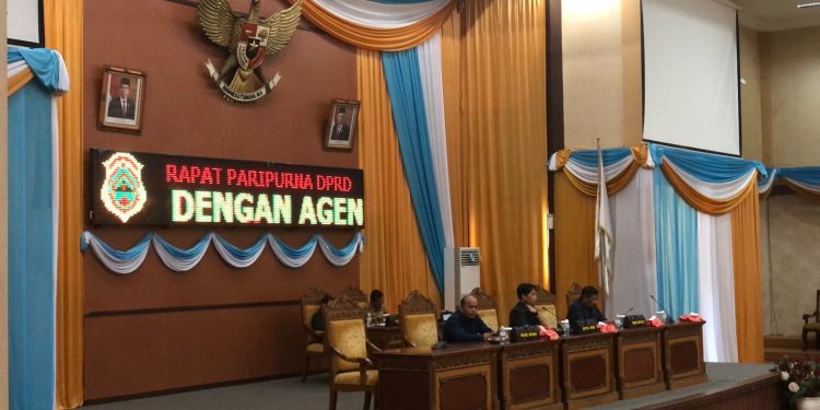 Rapat Paripurna Masa Persidangan I Tahun 2022-2023 dengan agenda Penyampaian Tanggapan Bupati Atas Pandangan Umum Tentang Fraksi-Fraksi DPRD terhadap Nota Rancangan APBD Kabupaten Tanjungjabung Timur.
