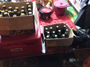 PKL Jual Miras Dengan Dalih Jualan Makanan Ringan, Petugas Amankan Puluhan Miras