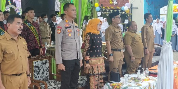 Asisten I Setda Batang Hari Wakili Bupati Fadhil Hadiri HUT SMA N 1 Ke-39