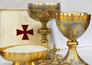 Sudah Misa Malam Natal Apakah Masih Harus Ikut Misa Natal?