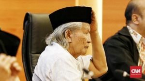 Kenangan Anies Ihwal Topi Kepala Daerah Yang Sering Dipakai Ridwan Saidi