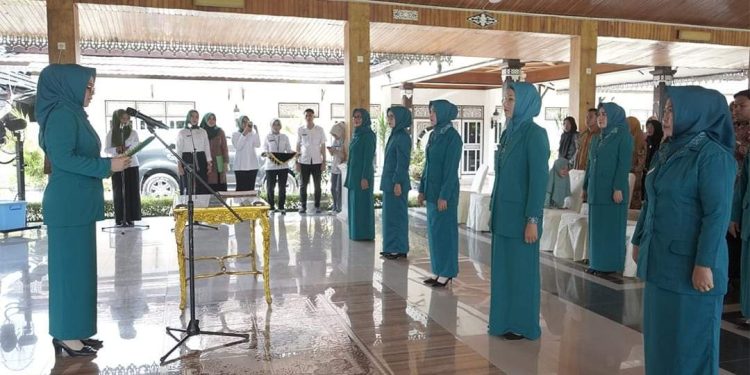 Zulva Fadhil Lantik Ketua TP PKK Kecamatan Serta Bunda Paud