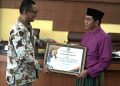 Bupati Fadhil Arief Menerima Piagam Penghargaan Dari Kemendikbud RI