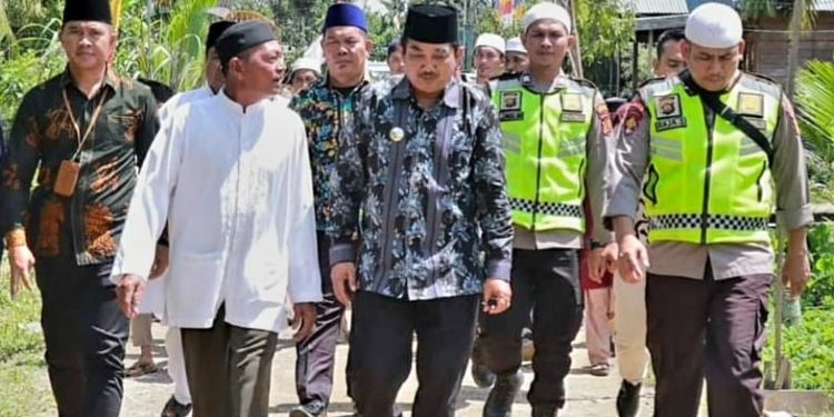 Peringatan Haul MT. AL Hidayah Desa Teluk Sialang di Hadiri Oleh Bupati Anwar Sadat