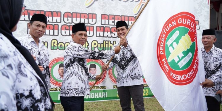 Bupati Fadhil Hadiri Pelaksanaan Upacara HGN Ke-77