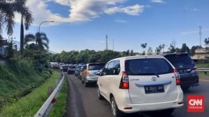 Libur Natal, Polisi Berlakukan One Way Di Jalur Puncak Arah Dki Jakarta