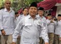 Sinau Bersamacak Nun, Prabowo Lepas Baju Di Atas Panggung