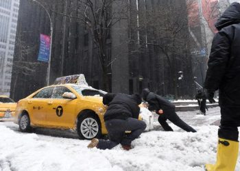 Cuaca Ekstrem Di As Tewaskan 9 Orang Hingga Ribuan Penerbangan Batal