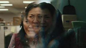 Editor Akui Pangkas 30 Menit Durasi Everything Everywhere All At Once