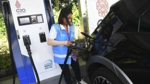 Resesi Mengintai, Ekonom Minta Pemerintah Tunda Subsidi Mobil Listrik