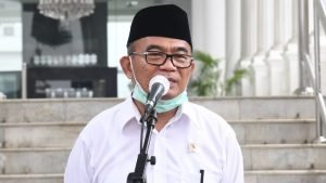 Menko Pmk: Tidak Ada Kebijakan Khusus Malam Tahun Gres, Bergembiralah