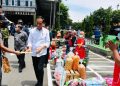 Jokowi Main Lato-Lato Di Pasar Subang, Ridwan Kamil Ikut Jajal