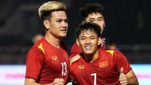 Detik-Detik Penalti: Kaki Azmi Mendarat Di Muka Doan Van Hau