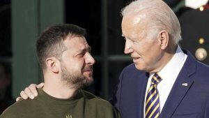 Zelensky Jawab Tawa Biden Saat Minta Senjata: Maaf, Kita Melakukan Perang