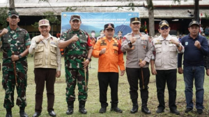 Meningkatnya Aktifitas Gunung Kerinci, Gubernur Al Haris: Kerinci Butuh Lima Jalur Evakuasi