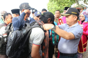 Gubernur dan Wagub Sambut Kedatangan Tim Ekspedisi Milir Berakit