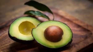 Benarkah Makan Sesuatu Alpukat Sehari Mampu Turunkan Kolesterol Jahat?