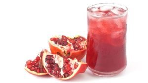 5 Jus Enak yang Dapat Memperlambat Proses Penuaan