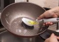 5 Cara Membersihkan Teflon yang Berjamur agar Kembali Bersih